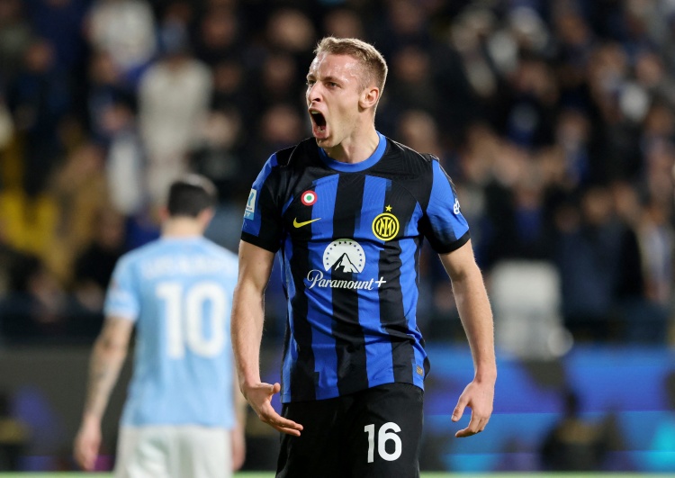 队报：为备战欧冠1/4决赛，巴黎在考虑是否申请对朗斯的法甲延期