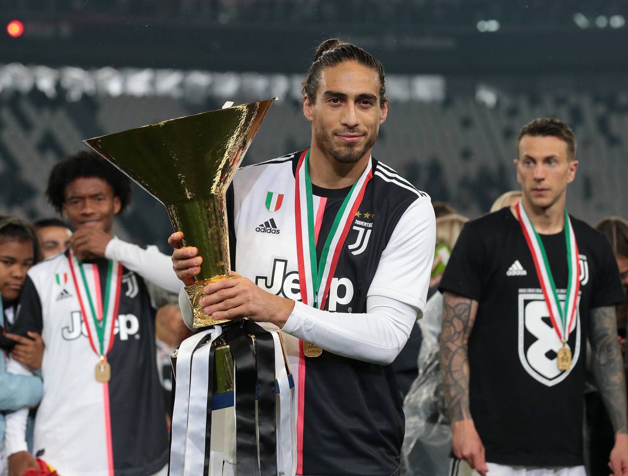 机会靠自己抢！乐福球运丢了 杨瀚森拿到顺势勾手命中